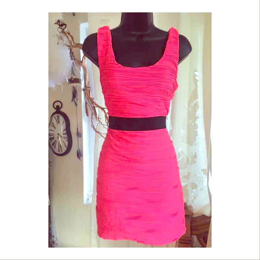 Textured neon pink XL bodycon dress